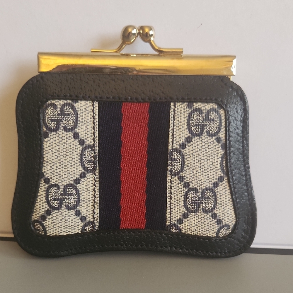 Vintage Gucci Navy Blue and Red Sherry Line Kisslock Coin Purse